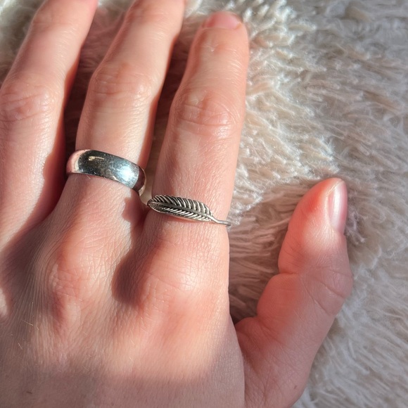 Silver Feather Ring - Picture 4 of 6